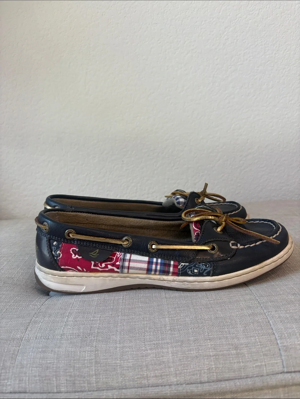 Sperry Navy Leather Boat Shoes with Red Plaid & Bandana quilt Accents 8.5